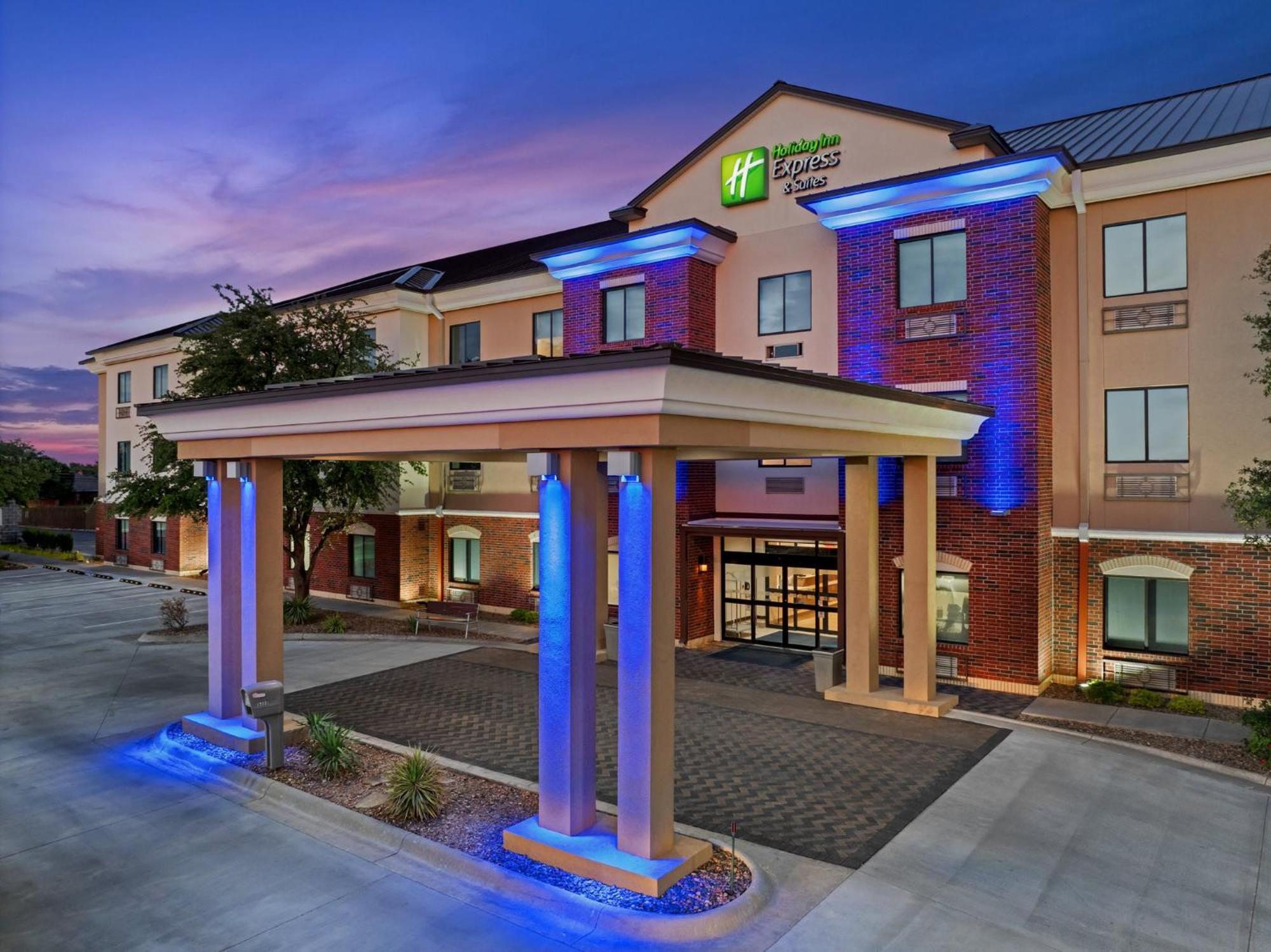 Holiday Inn Express & Suites Midland Loop 250 By Ihg Exterior foto